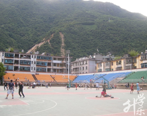 福貢縣農(nóng)業(yè)機械化技術(shù)學(xué)校
